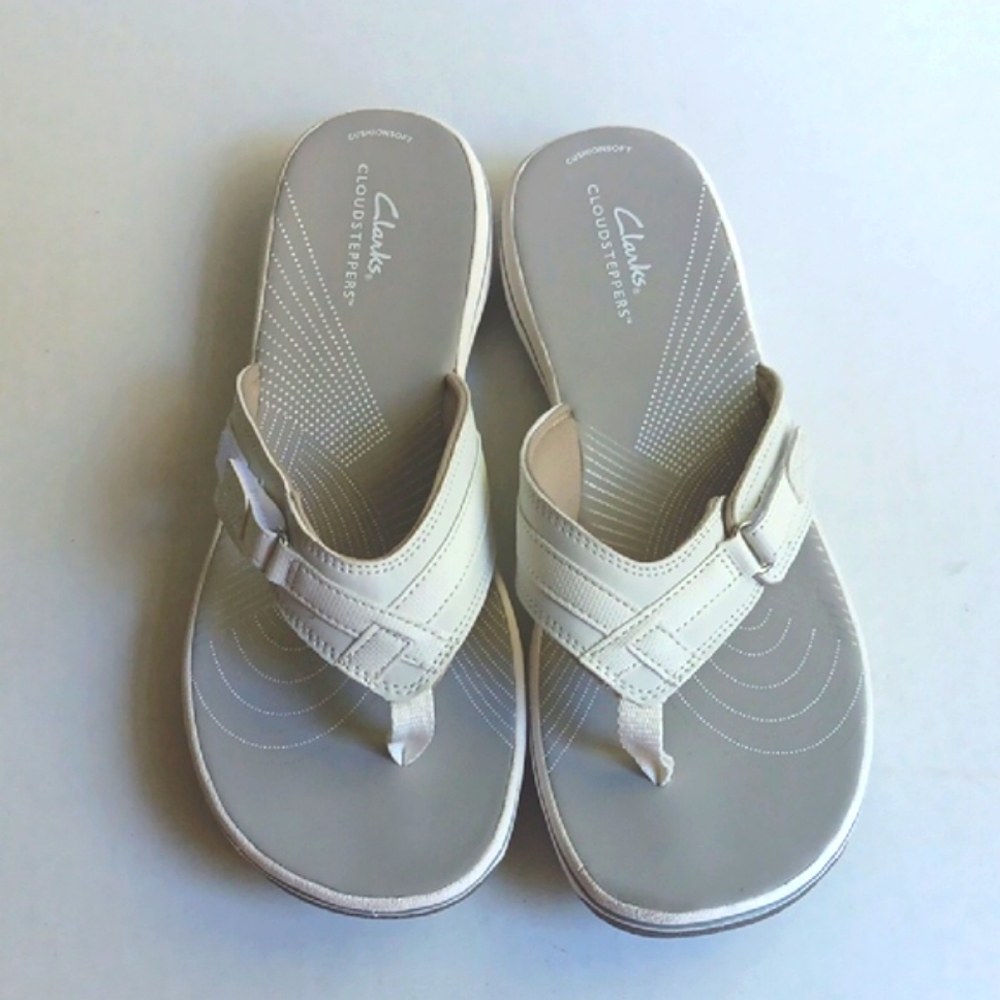 CLARKS WOMEN'S WHITE SANDALS